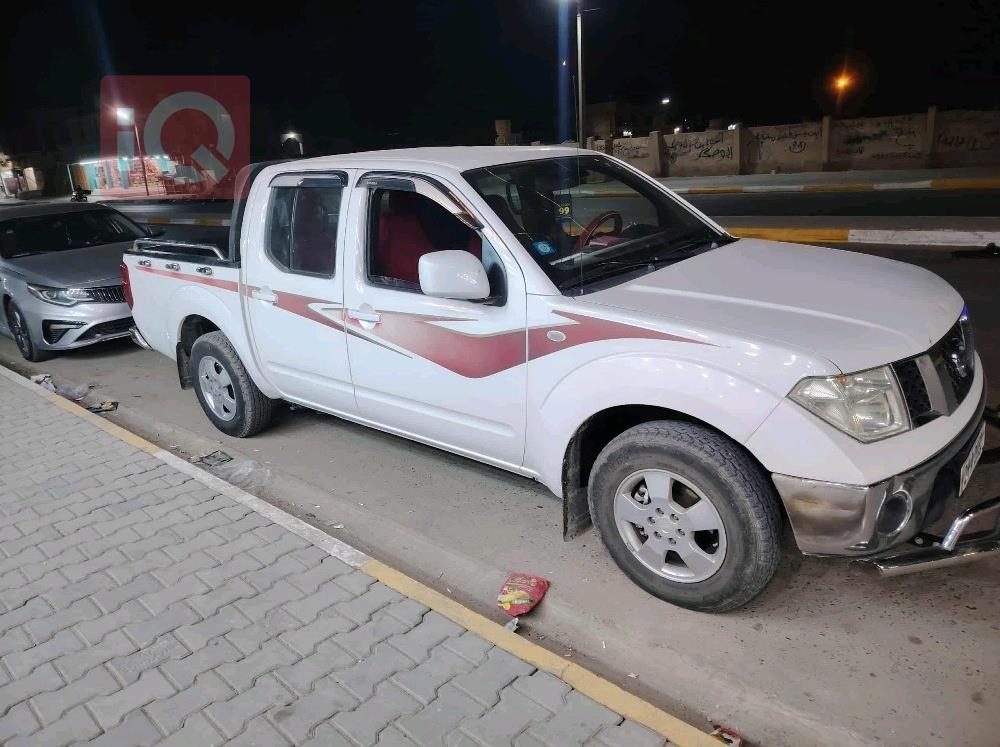 نیسان نەڤارا